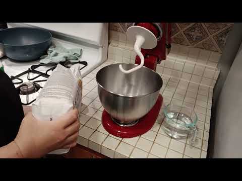 Видео: Приготовление домашних лепешек