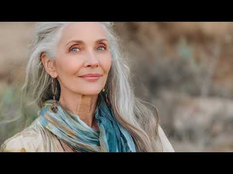 Видео: 🪶 Бессмертные советы в стиле бохо для женщин старше 60 лет в 2025 году — 🌸 Стратегии в одежде для...