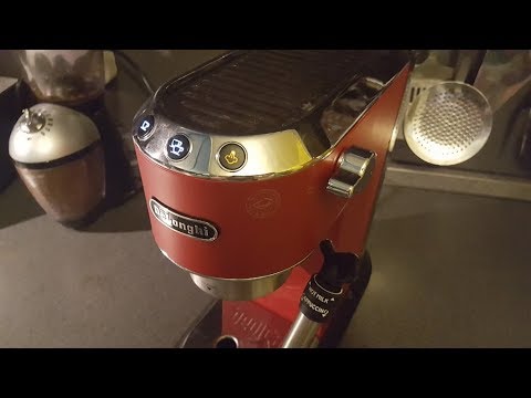 Видео: Кофеварка DeLonghi EC685/ Как удалить накипь/ Умная машина