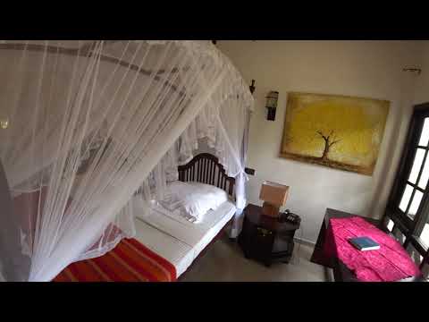 Видео: Flower Garden Hotel 3* -  Унаватуна а также самая туристически напичканная дорога к пляжу!