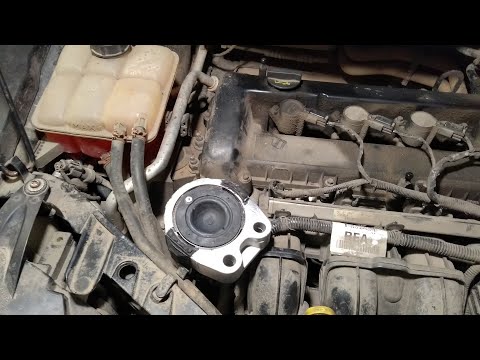 Видео: Замена правой опоры (гидропоры) двигателя Форд Фокус 2.