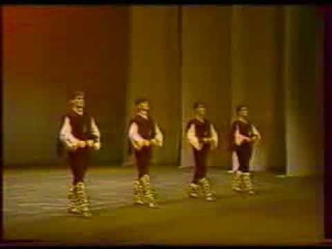 Видео: ДХУ - 1989 - "Хайдушка клетва" - хореография - проф. Даниела Дженева, музика - Димитър Бонев