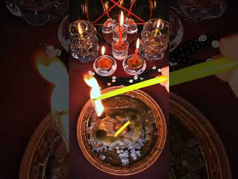 Видео: На кладбище магию творили, но лишь по лбу получили. Ритуал