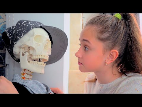 Видео: СПРЯТАЛИ СКЕЛЕТ!!