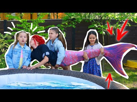 Видео: Нашли ПАРНЯ РУСАЛКУ! Первый ПОЦЕЛУЙ!? Битва за парня!