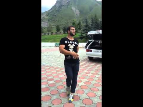 Видео: Штангист танцует😎