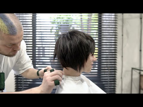 Видео: КАК ПОДСТРИЧЬ ГРАДУИРОВАННЫЙ БОБ с дисконнекцией - НИКИТОЧКИН