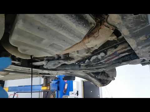 Видео: Ниссан X-TRAIL T31 2.5 Замена жидкости вариатора с фильтрами CVT.