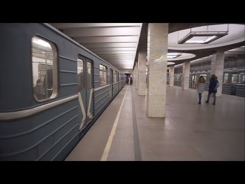 Видео: Russia, Moscow, metro ride from Орехово to Домодедовская