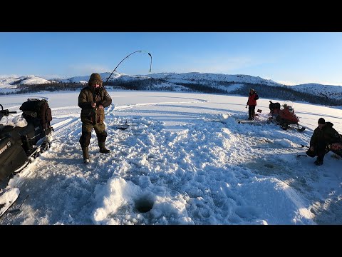 Видео: ЗИМНЯЯ МОРСКАЯ РЫБАЛКА. Рыбу увозили мешками / COOL WINTER SEA FISHING