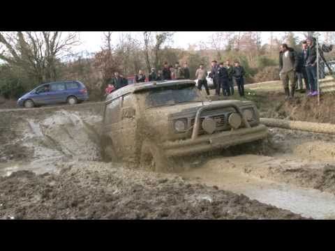 Видео: Абхазия Джипинг Сальма. Уаз Против Ниссан.