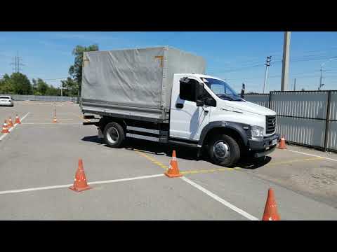 Видео: Типичные ошибки на параллельной парковке