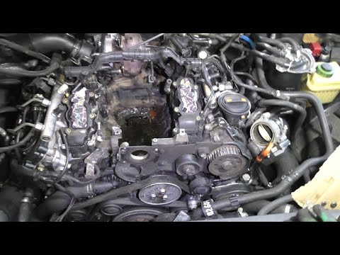 Видео: Переборка теплообменника двигателя на АУДИ Q7 2006 AUDI Q7 3,0 дизель 2часть