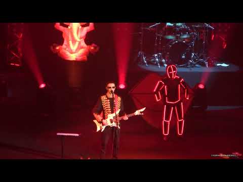 Видео: "Пикник" премьера тура "В руках великана" в Crocus City Hall 08.11.2019 часть 1я