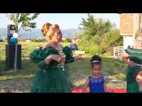 Видео: Освещаване на Новия Дом на Ице и Ани Село Костенец