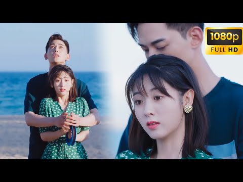 Видео: Золушка собирается на свидание вслепую. Красивый доктор приревновал и обнял ее