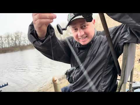 Видео: Фидерная рыбалка на заливе Днепра!