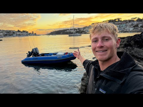 Видео: Я попробовал жить на крошечной лодке, наслаждаясь морем… И это действительно сработало! | Дикий к...