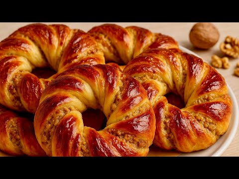 Видео: Пушистые булочки с грецкими орехами – простой и вкусный рецепт