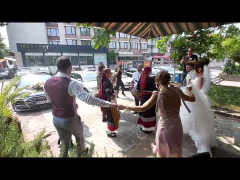 Видео: ФФ "Родопска Песен"/FF "Rodopska Pesen" Извеждане на булка👰 - част 2 - град Пещера - Моника и Васил