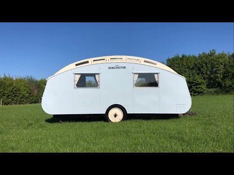 Видео: 1935 Bertram Hutchings Winchester Deluxe Vintage Classic Caravan Tour — специальный тур ко Дню По...