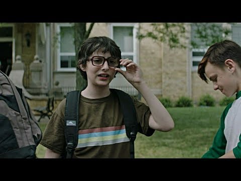 Видео: Да уж лучше, чем в твоей мамашке! Знакомство с "клубом Неудачников". (Оно. 2017)