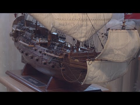 Видео: Ювелирная работа: керчанин создает поразительные копии старинных кораблей