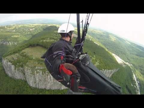 Видео: Парапланери на Скалско / Paragliding Skalsko Bulgaria