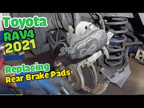 Видео: Замена задних тормозов на Toyota RAV4 2021 года с электрическим стояночным тормозом