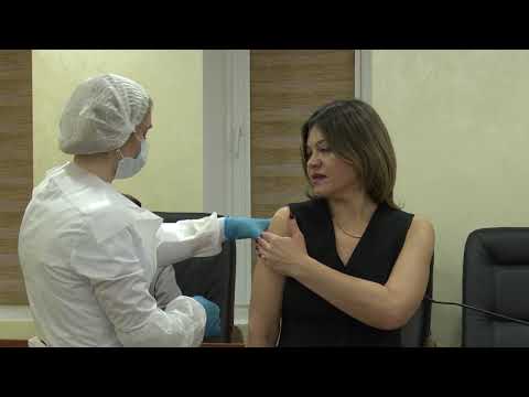 Видео: Выездные бригады по вакцинации от гриппа работают в Солигорском районе