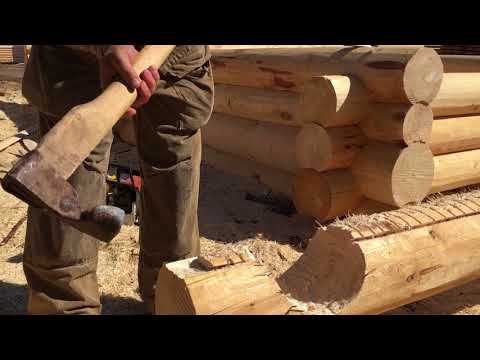 Видео: Изготовление сруба топором.