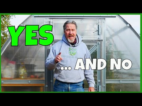 Видео: Пассивное отопление теплицы (работает ли оно?)