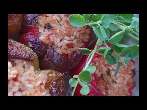 Видео: Пълнени камби с ориз/Peperoni ripieni con riso