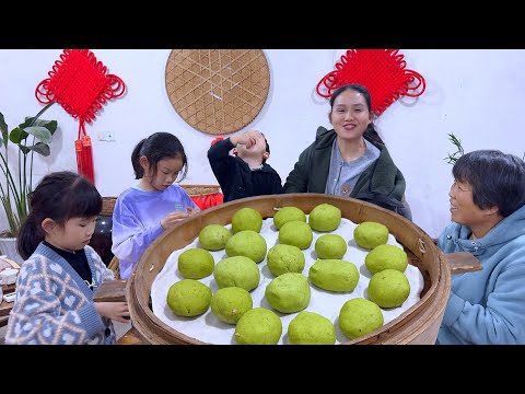 Видео: Ешьте пельмени Цинтуань во время фестиваля Цинмин и приготовьте их всей семьей.