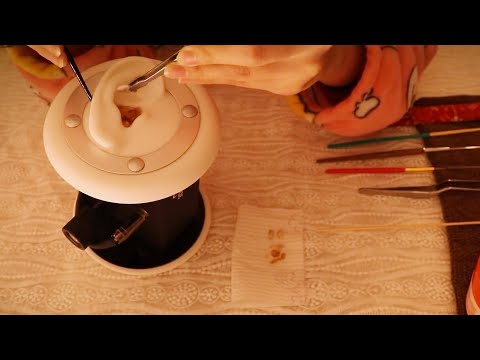 Видео: ASMR Реальное удаление ушной серы | Глубокая чистка ушей