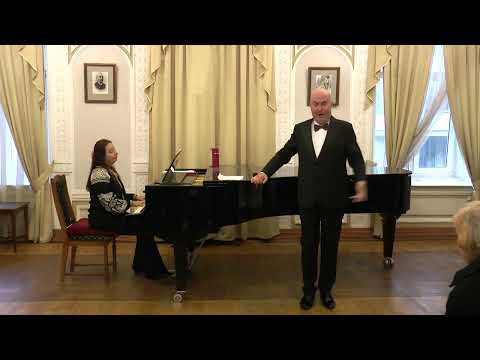 Видео: "Мав я раз дівчиноньку".Співає Дмитро Агеєв.