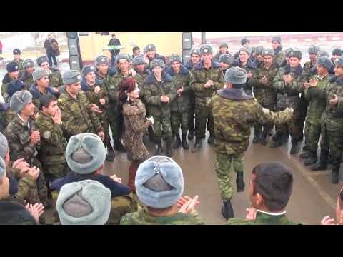 Видео: “Оила” барои табрики сарбозон рафт