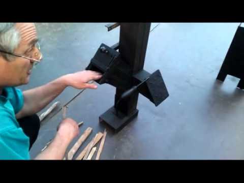 Видео: Ракетная печь Rocket Stove для приготовления пищи часть 1