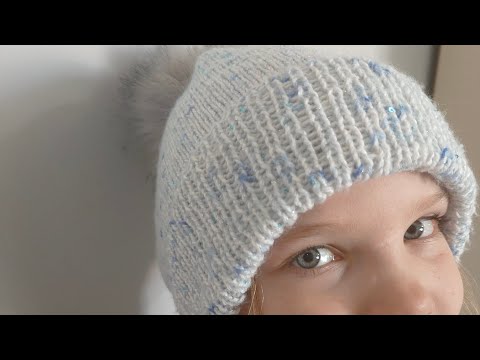 Видео: Шапка из 4х клиньев, спицами