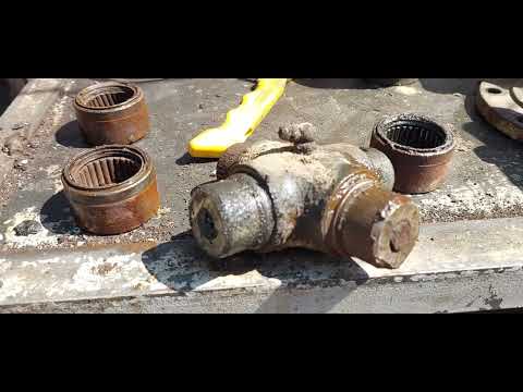 Видео: Замена крестовины кардана Мерседес 1320