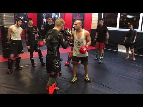 Видео: Смещение с линии атаки в боксе