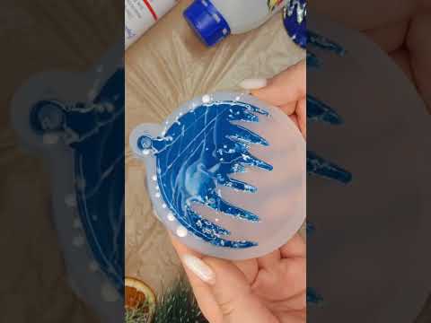 Видео: Как сделать игрушки с эффектом льда Байкала