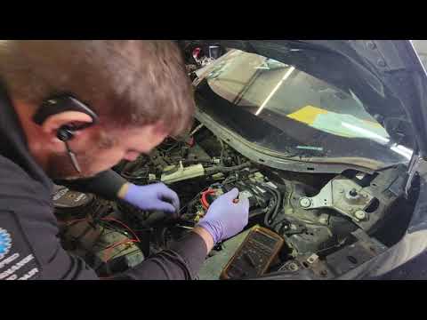 Видео: Ford Escape: периодически не заводится/не крутит стартер! Легко исправить! #авто #авто #ремонт #а...