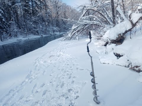 Видео: Сезон открыт!!! Ленок из подо льда на горной реке 1 декабря