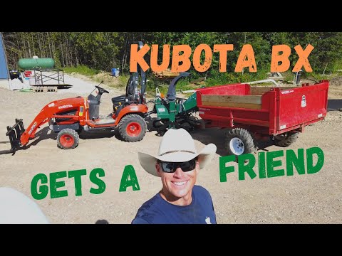 Видео: Как собрать измельчитель древесины Woodland Mills WC46 | Первое использование на Kubota BX - № 56