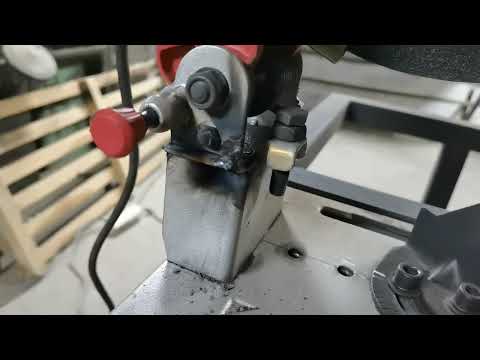 Видео: Монтажная пила по миталлу криво пилит