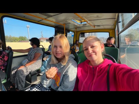 Видео: ВЛОГ Алиса уговорила ПОЕХАТЬ в Красную площадь за джинсами для школы ! Лёша готовит плов ! 