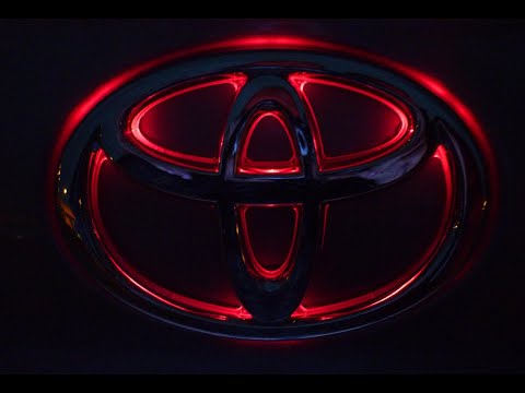 Видео: ТОП5 НОВЫХ ФИШЕК TOYOTA CAMRY