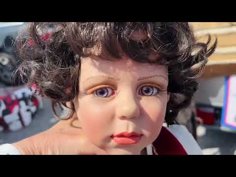 Видео: ЭТО БАРАХОЛКА: ОЖИВЩИЕ КУКЛЫ И САМОДЕЛЬНЫЕ СОКРОВИЩА.