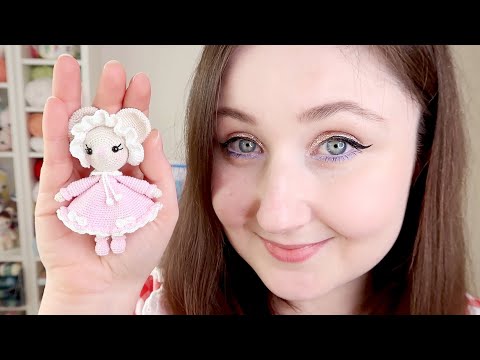 Видео: САМАЯ МАЛЕНЬКАЯ ИГРУШКА 😻 Вяжу миниатюру. Пурикура в Москве. Вязальный влог